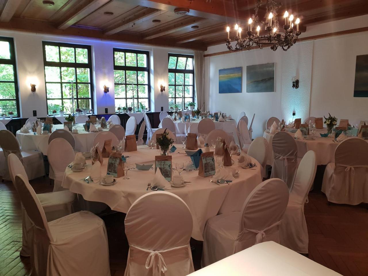Hotel Und Weingut Karlsmuehle Mertesdorf Buitenkant foto